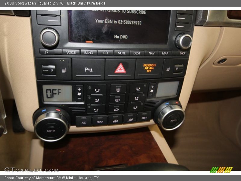 Black Uni / Pure Beige 2008 Volkswagen Touareg 2 VR6