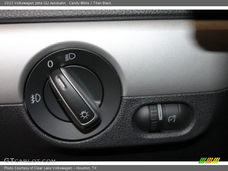 Candy White / Titan Black 2013 Volkswagen Jetta GLI Autobahn