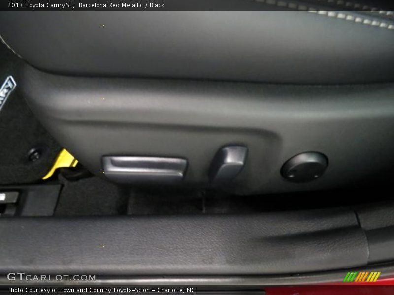 Barcelona Red Metallic / Black 2013 Toyota Camry SE