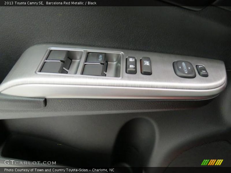 Barcelona Red Metallic / Black 2013 Toyota Camry SE
