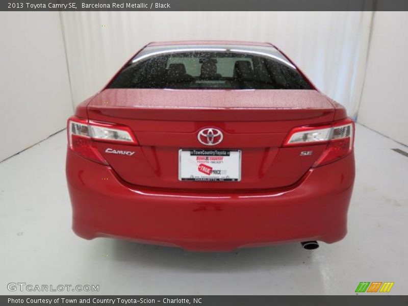 Barcelona Red Metallic / Black 2013 Toyota Camry SE