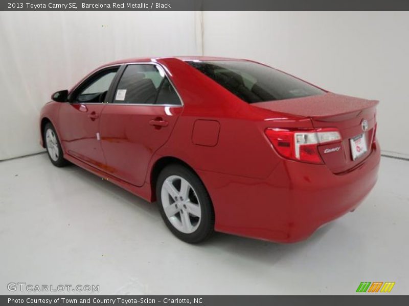 Barcelona Red Metallic / Black 2013 Toyota Camry SE