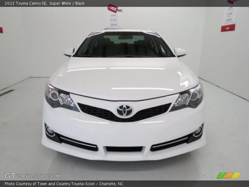 Super White / Black 2013 Toyota Camry SE