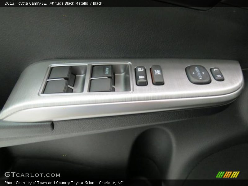 Attitude Black Metallic / Black 2013 Toyota Camry SE