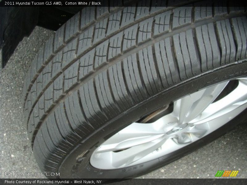 Cotton White / Black 2011 Hyundai Tucson GLS AWD