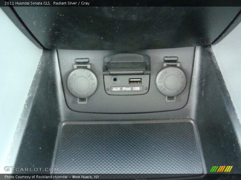 Radiant Silver / Gray 2011 Hyundai Sonata GLS