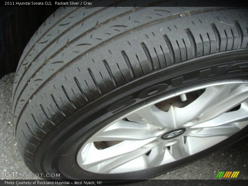 Radiant Silver / Gray 2011 Hyundai Sonata GLS
