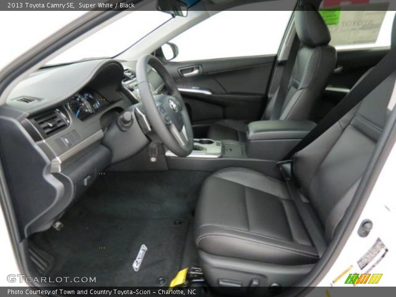 Super White / Black 2013 Toyota Camry SE