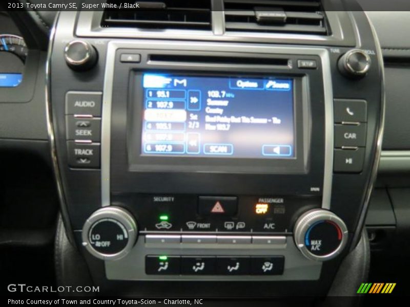 Super White / Black 2013 Toyota Camry SE