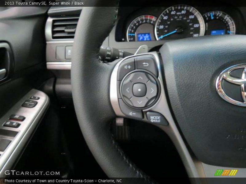 Super White / Black 2013 Toyota Camry SE