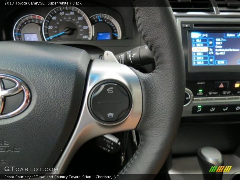 Super White / Black 2013 Toyota Camry SE