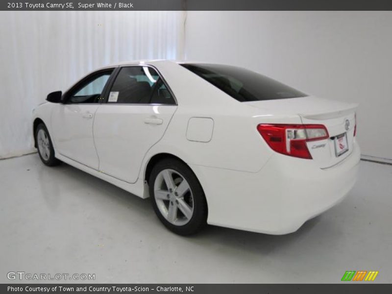 Super White / Black 2013 Toyota Camry SE