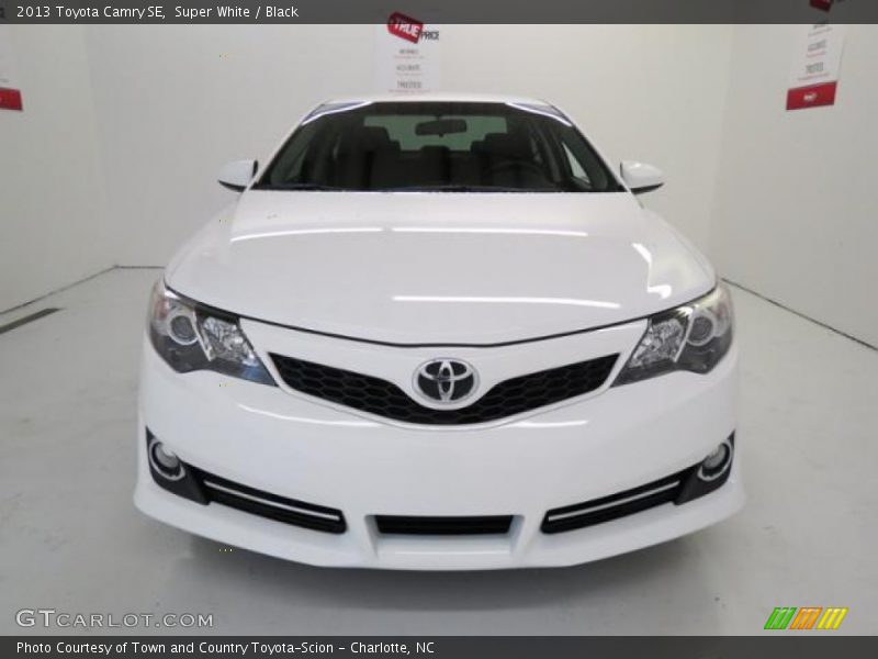 Super White / Black 2013 Toyota Camry SE