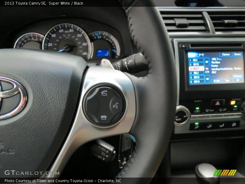 Super White / Black 2013 Toyota Camry SE