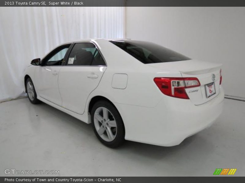 Super White / Black 2013 Toyota Camry SE