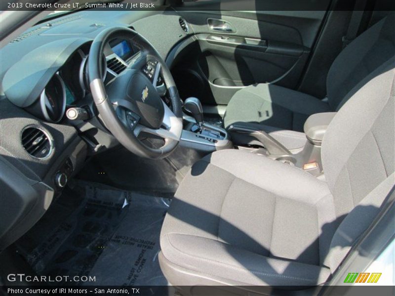 Summit White / Jet Black 2013 Chevrolet Cruze LT