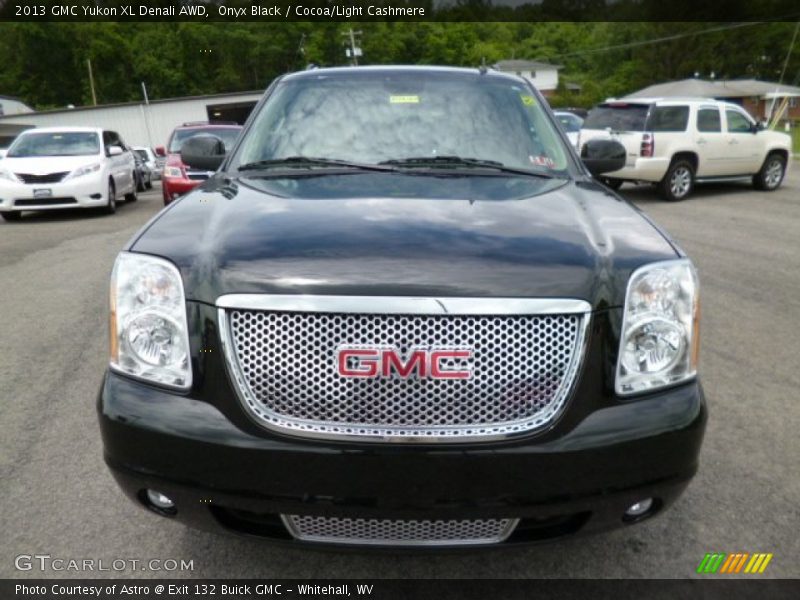Onyx Black / Cocoa/Light Cashmere 2013 GMC Yukon XL Denali AWD
