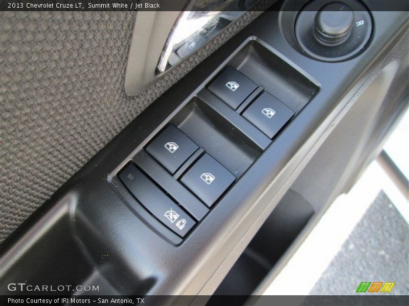 Summit White / Jet Black 2013 Chevrolet Cruze LT