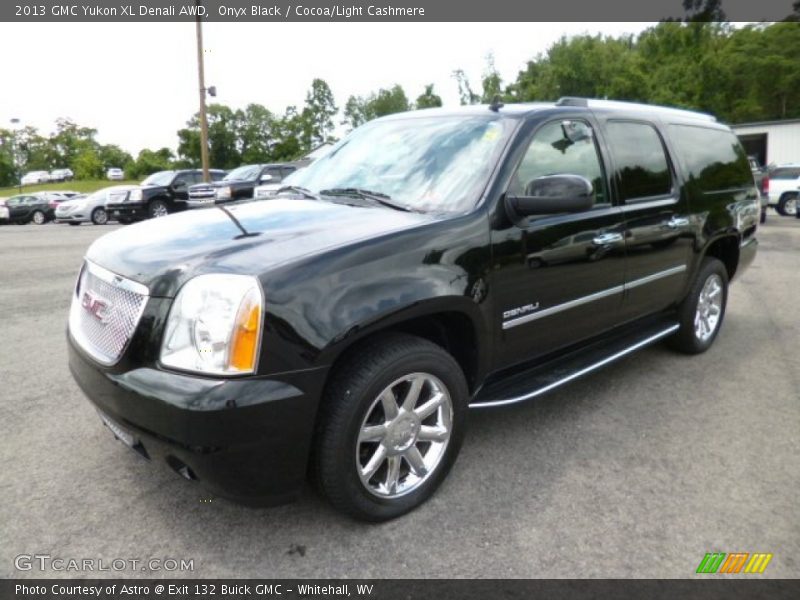 Onyx Black / Cocoa/Light Cashmere 2013 GMC Yukon XL Denali AWD