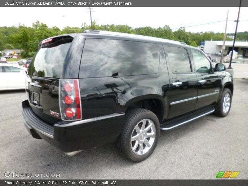 Onyx Black / Cocoa/Light Cashmere 2013 GMC Yukon XL Denali AWD