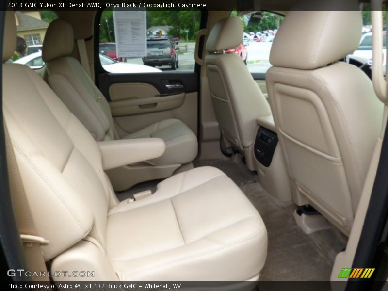 Onyx Black / Cocoa/Light Cashmere 2013 GMC Yukon XL Denali AWD