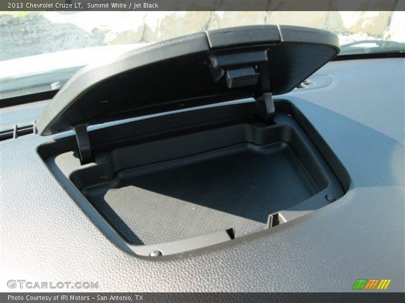 Summit White / Jet Black 2013 Chevrolet Cruze LT