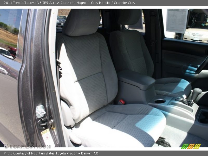 Magnetic Gray Metallic / Graphite Gray 2011 Toyota Tacoma V6 SR5 Access Cab 4x4