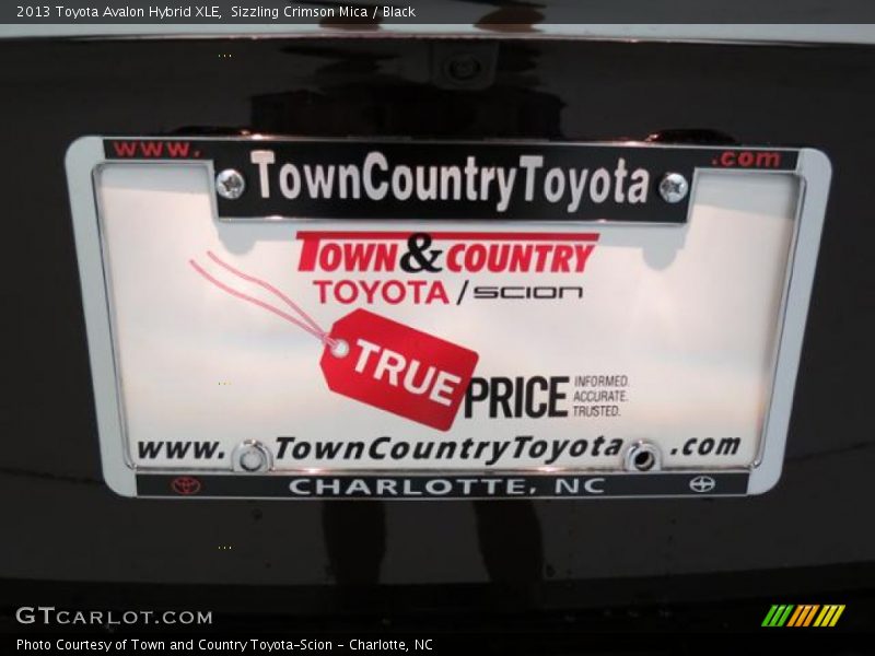Sizzling Crimson Mica / Black 2013 Toyota Avalon Hybrid XLE