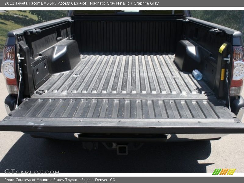 Magnetic Gray Metallic / Graphite Gray 2011 Toyota Tacoma V6 SR5 Access Cab 4x4