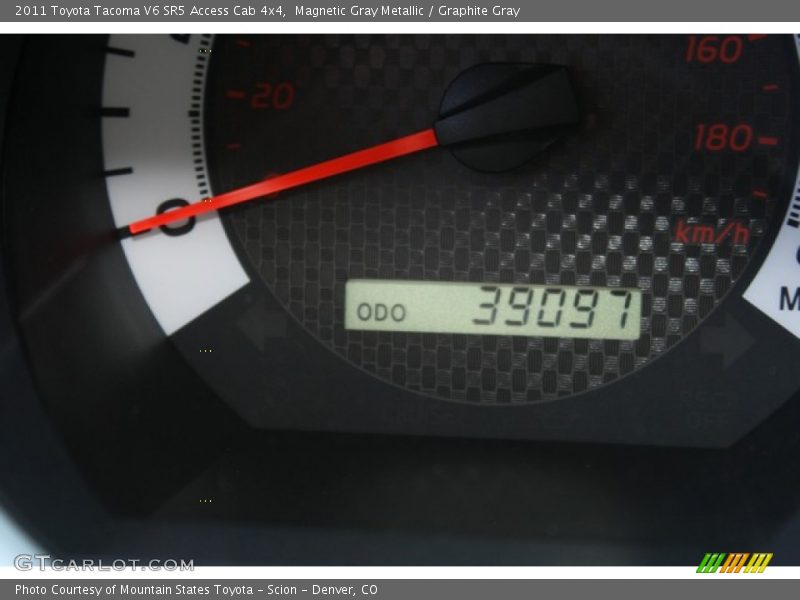 Magnetic Gray Metallic / Graphite Gray 2011 Toyota Tacoma V6 SR5 Access Cab 4x4