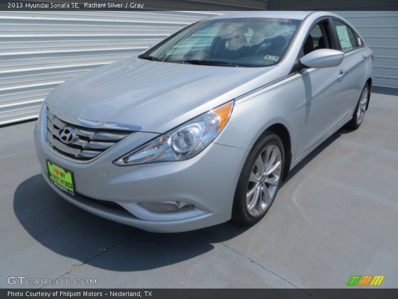 Radiant Silver / Gray 2013 Hyundai Sonata SE