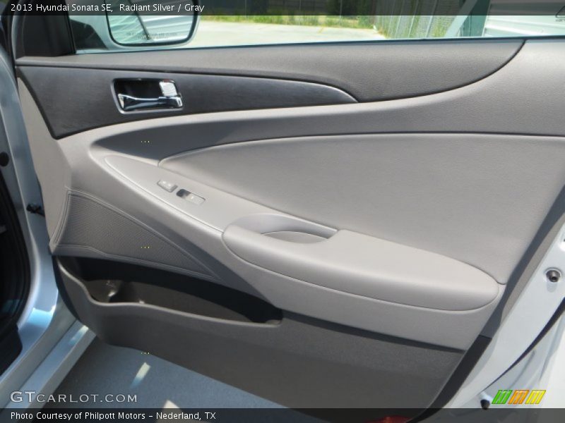 Radiant Silver / Gray 2013 Hyundai Sonata SE