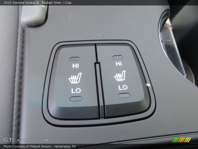 Radiant Silver / Gray 2013 Hyundai Sonata SE