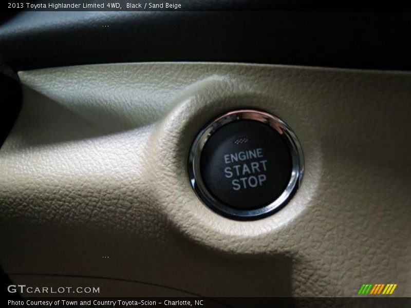 Black / Sand Beige 2013 Toyota Highlander Limited 4WD