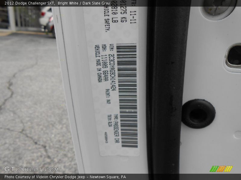 Bright White / Dark Slate Gray 2012 Dodge Challenger SXT