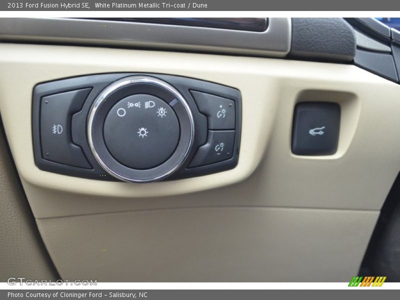 White Platinum Metallic Tri-coat / Dune 2013 Ford Fusion Hybrid SE