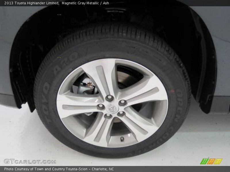 Magnetic Gray Metallic / Ash 2013 Toyota Highlander Limited