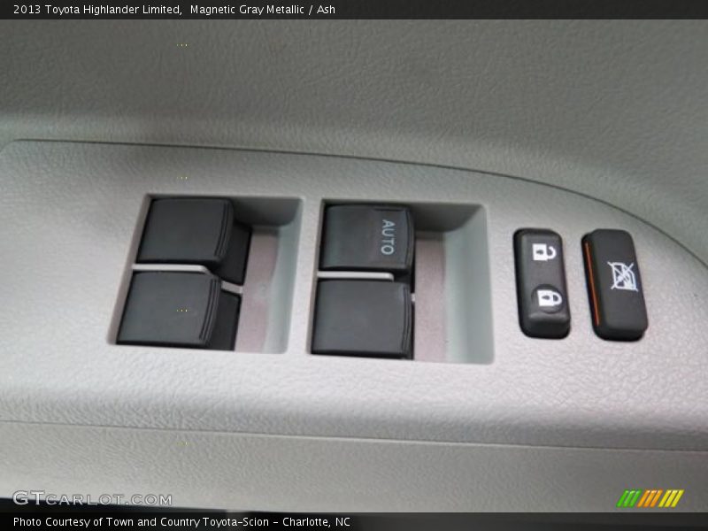 Magnetic Gray Metallic / Ash 2013 Toyota Highlander Limited