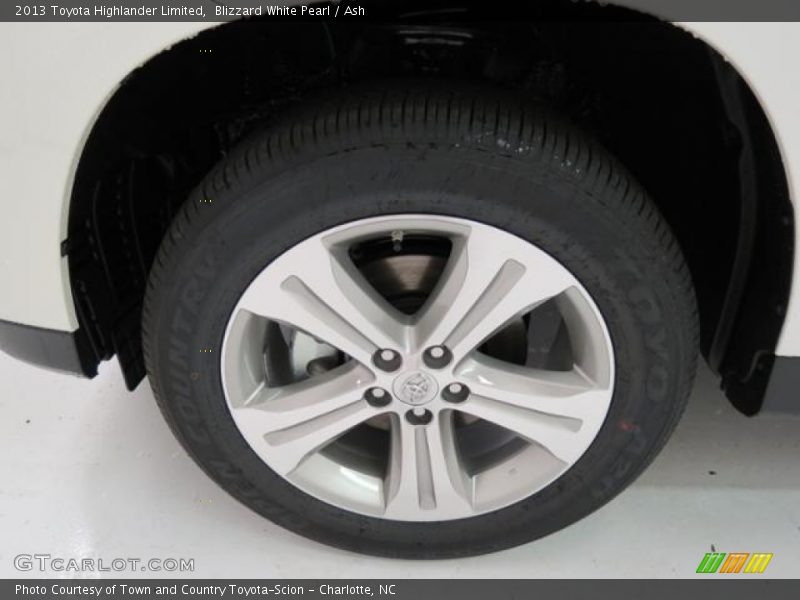 Blizzard White Pearl / Ash 2013 Toyota Highlander Limited