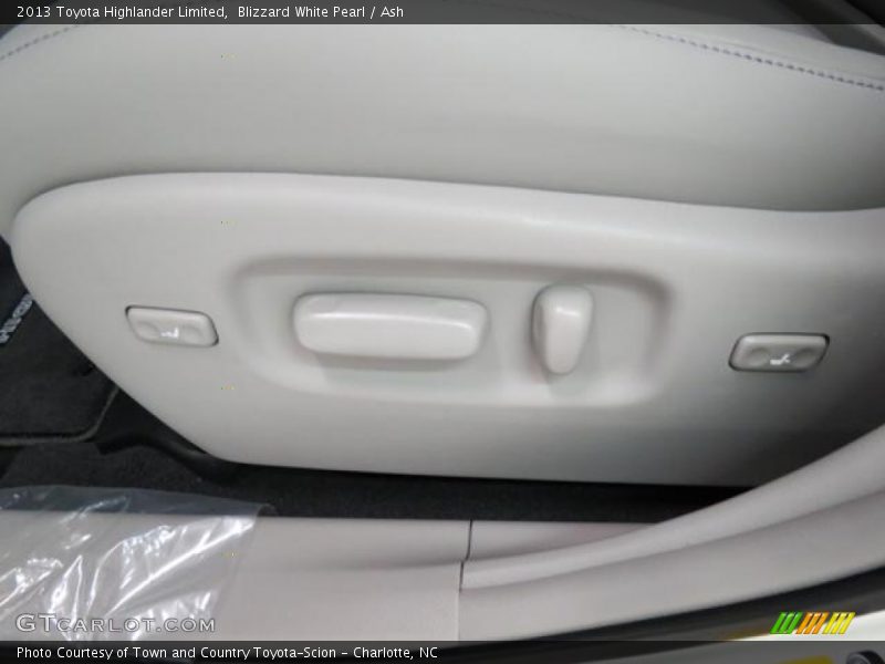 Blizzard White Pearl / Ash 2013 Toyota Highlander Limited