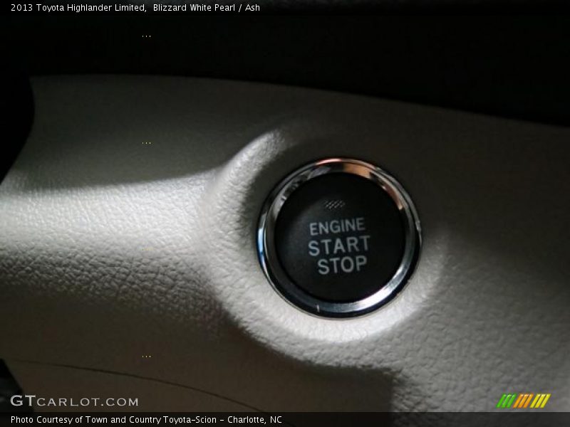 Blizzard White Pearl / Ash 2013 Toyota Highlander Limited