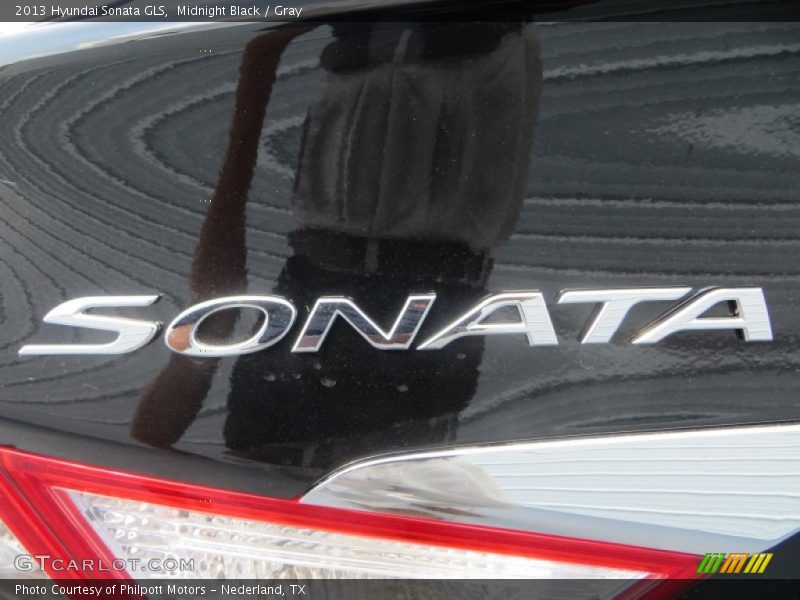 Midnight Black / Gray 2013 Hyundai Sonata GLS