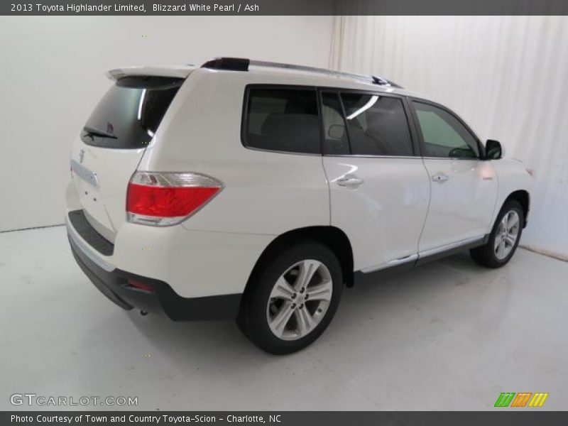 Blizzard White Pearl / Ash 2013 Toyota Highlander Limited