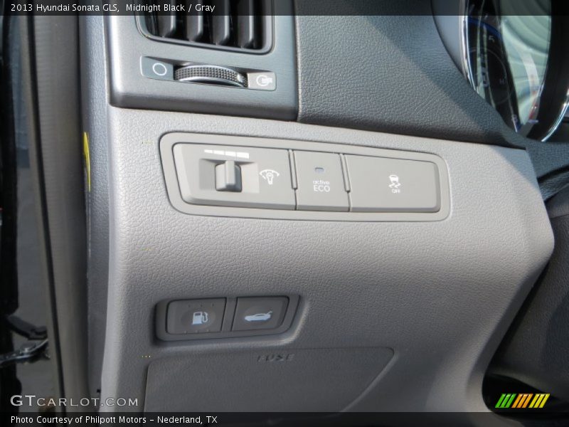 Midnight Black / Gray 2013 Hyundai Sonata GLS