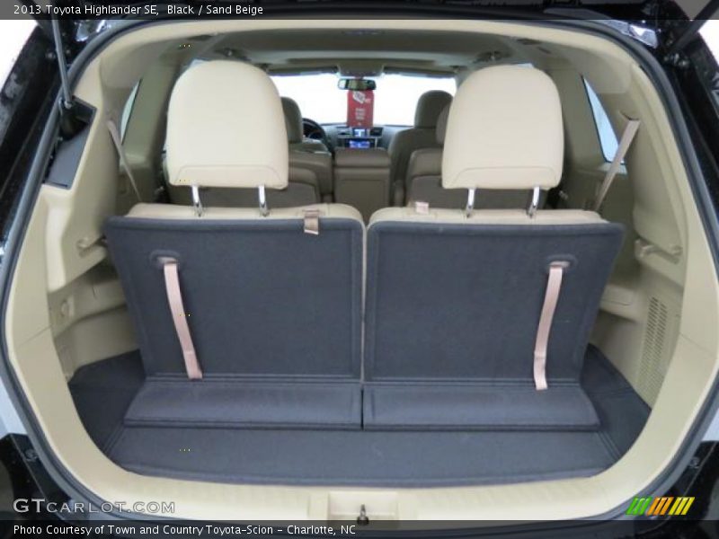 Black / Sand Beige 2013 Toyota Highlander SE