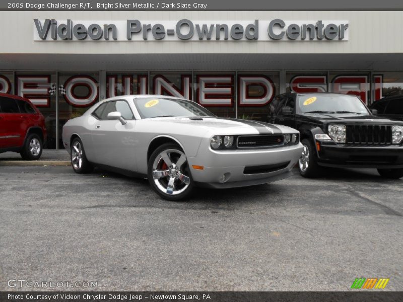 Bright Silver Metallic / Dark Slate Gray 2009 Dodge Challenger R/T