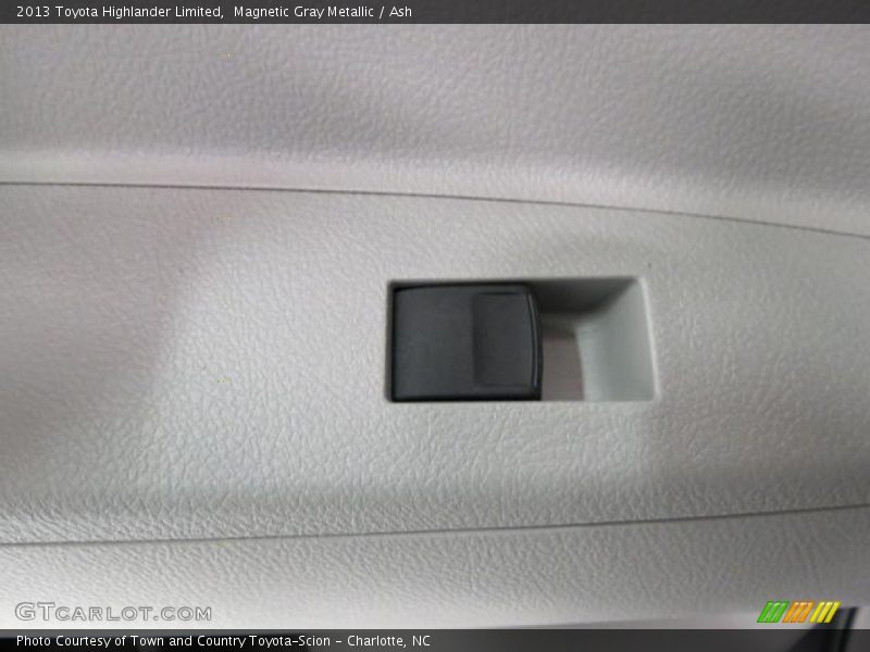 Magnetic Gray Metallic / Ash 2013 Toyota Highlander Limited