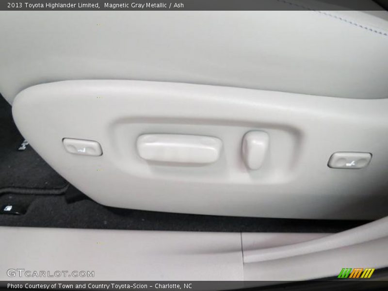 Magnetic Gray Metallic / Ash 2013 Toyota Highlander Limited