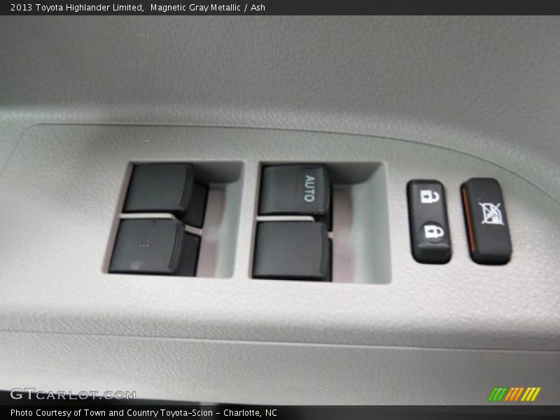 Magnetic Gray Metallic / Ash 2013 Toyota Highlander Limited
