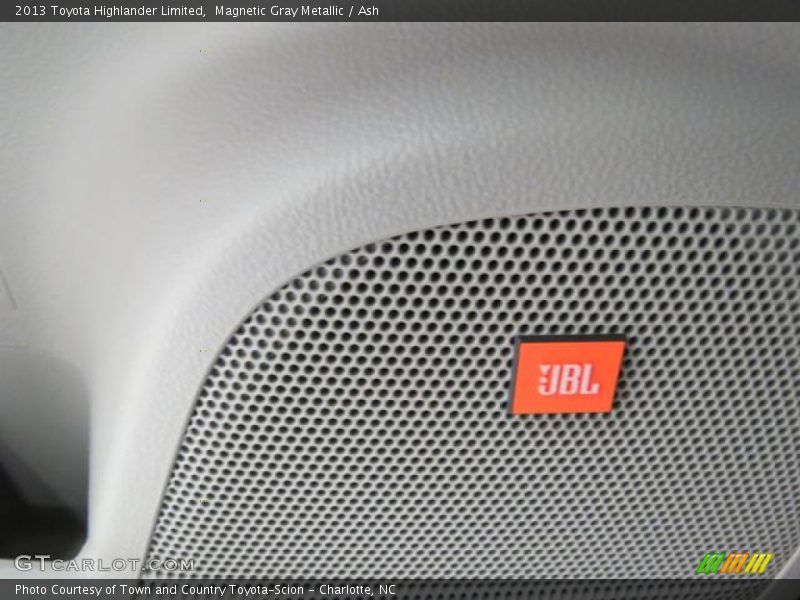 Magnetic Gray Metallic / Ash 2013 Toyota Highlander Limited